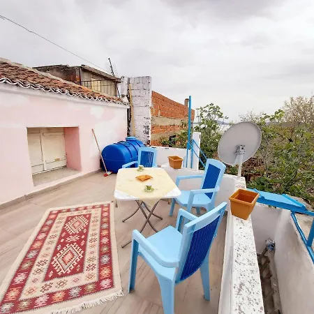 Cunda Enna Konuk Evi بيت للعطل